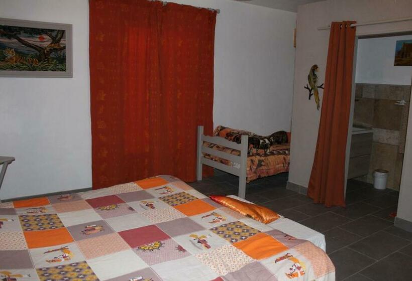 住宿加早餐  La Sarriette   Chambres D Hôtes Et Gîte D étape à Eygalières