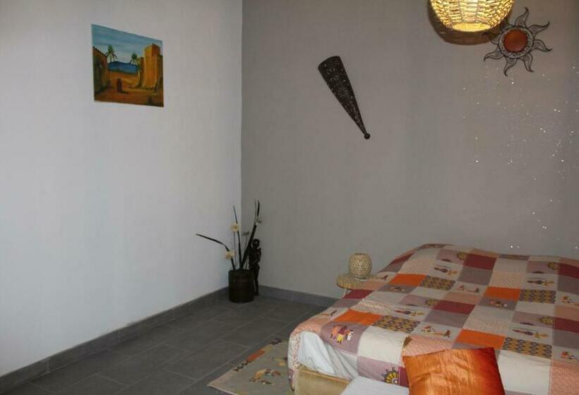 住宿加早餐  La Sarriette   Chambres D Hôtes Et Gîte D étape à Eygalières