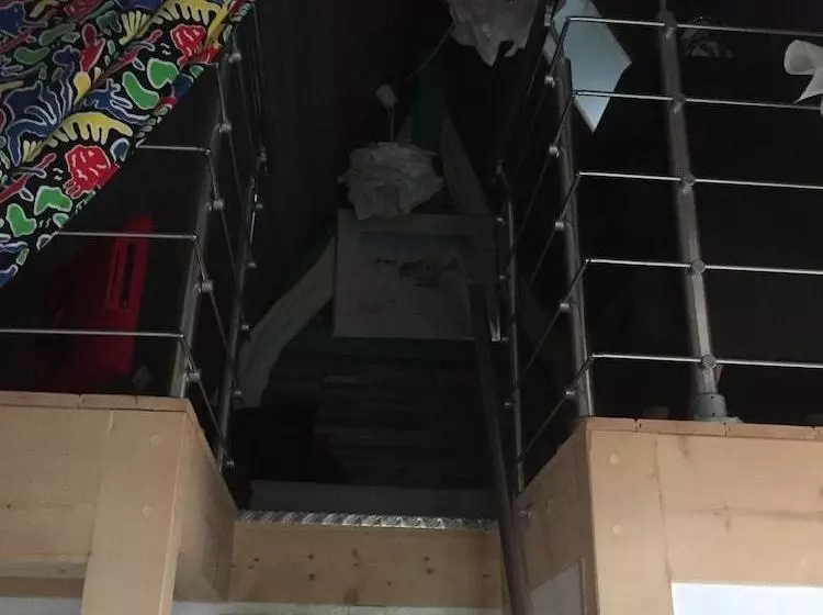 تختخواب و صبحانه Les Dameraudes