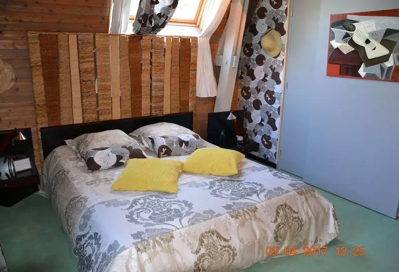 تختخواب و صبحانه Les Dameraudes