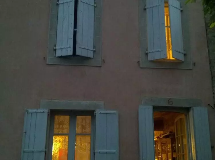 تختخواب و صبحانه Riverside Home Cottage