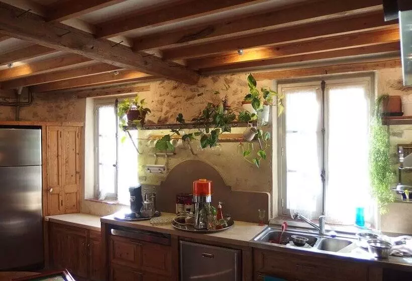 تختخواب و صبحانه Riverside Home Cottage