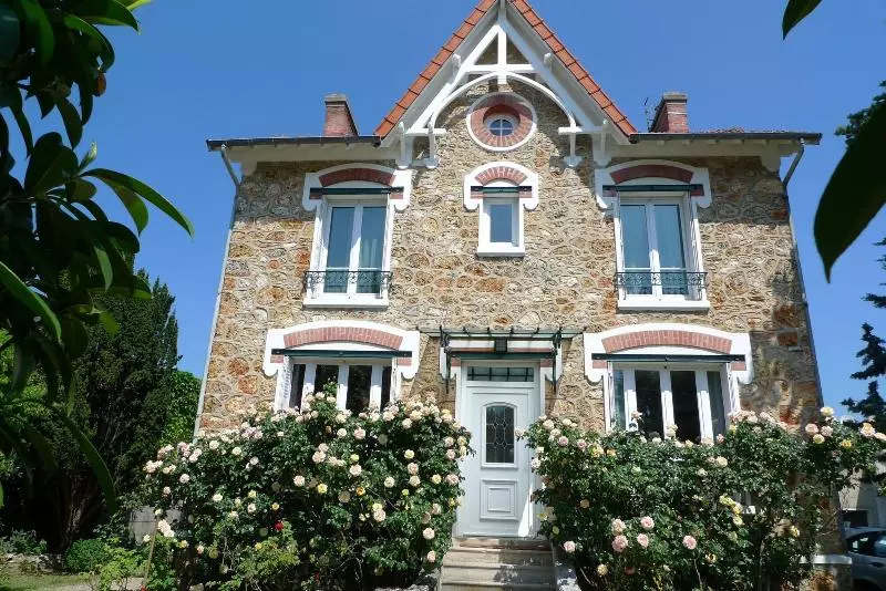 Aamiaismajoitus (B&B) Villabona
