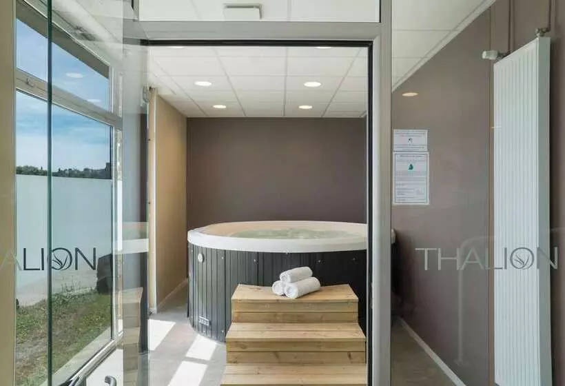 Hotelli Hôtel De La Mer & Spa