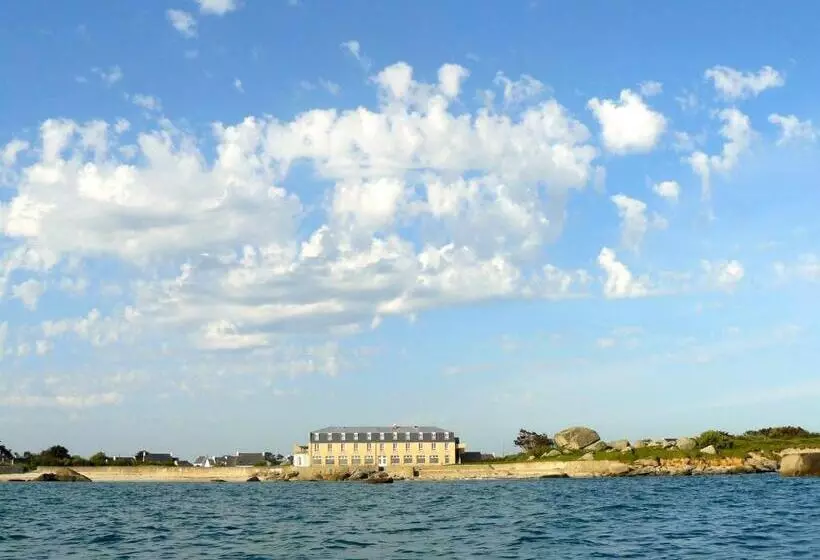Hotelli Hôtel De La Mer & Spa