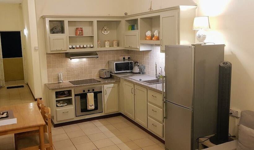 Paradya Beach Apartments