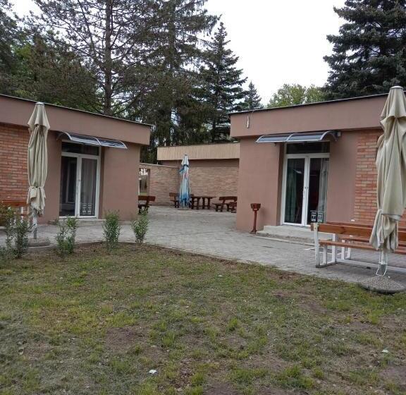 öreg Tó Youth Hostel