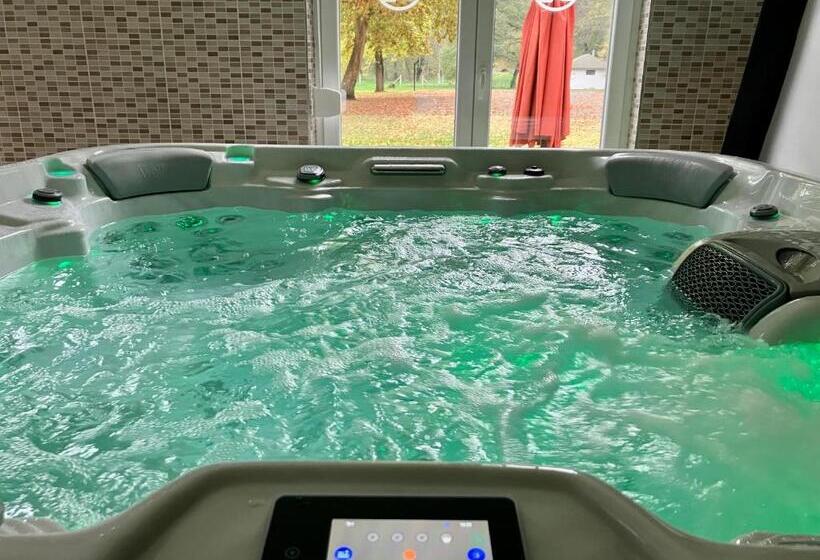 öreg Tó Youth Hostel