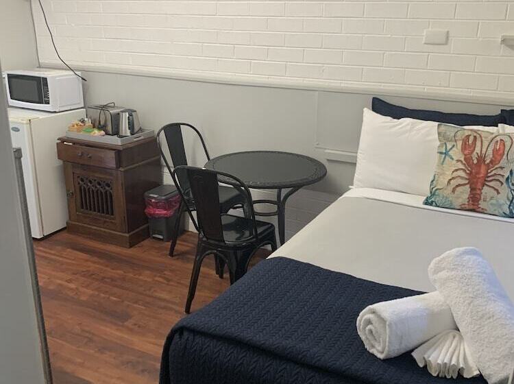 Almare Tourist Motel