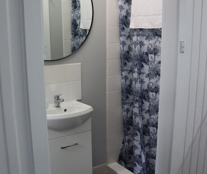 Almare Tourist Motel