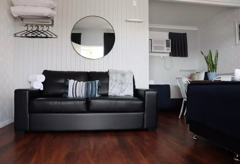 Almare Tourist Motel