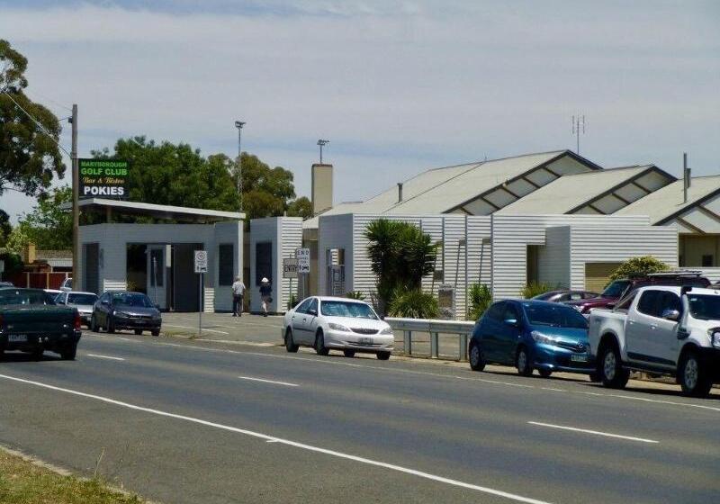 Golden Country Motel And Caravan Park