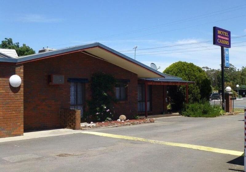 Golden Country Motel And Caravan Park