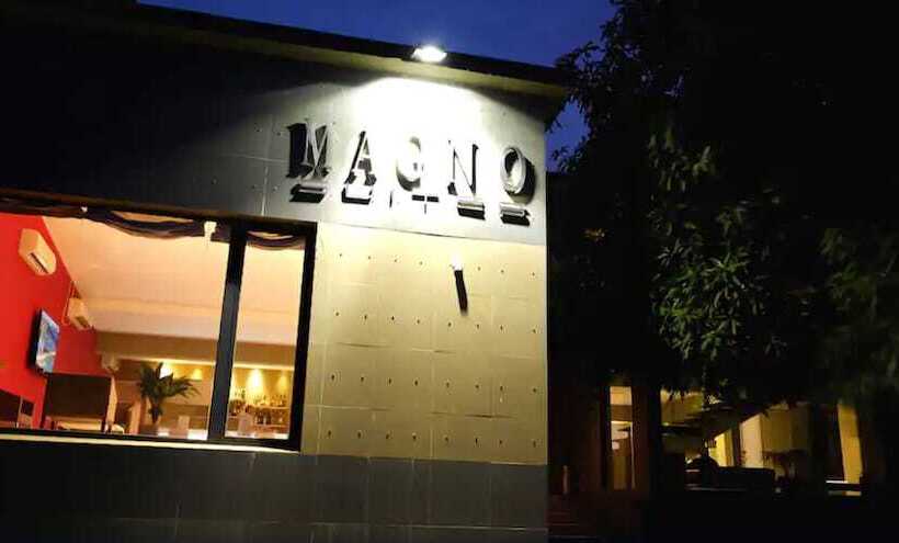 호텔 Magno Suites