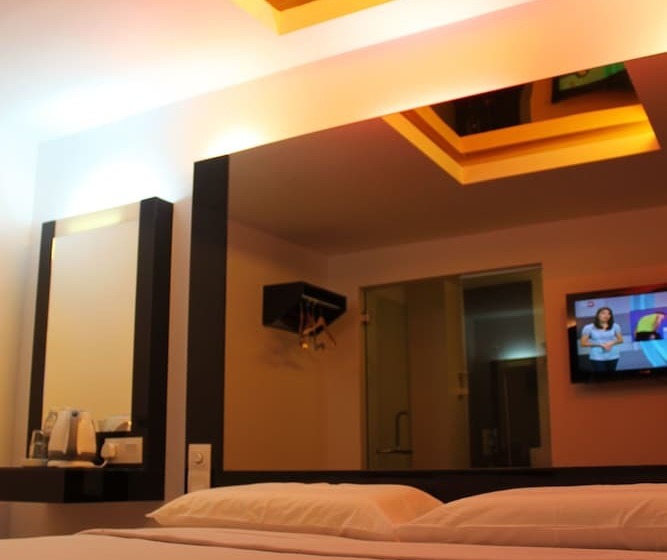 Time Hotel Kuchai Lama