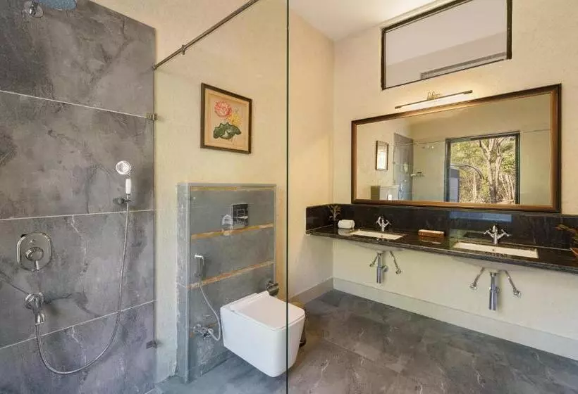 هتل Anandam   Jacuzzi & Private Pool Villas In Udaipur