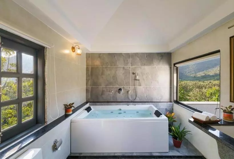 هتل Anandam   Jacuzzi & Private Pool Villas In Udaipur