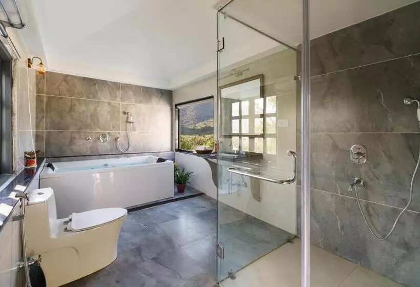 هتل Anandam   Jacuzzi & Private Pool Villas In Udaipur