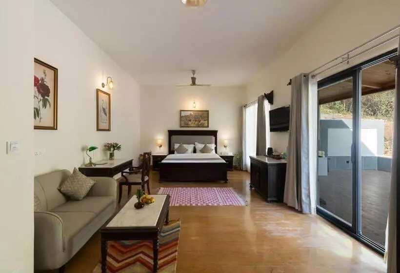 هتل Anandam   Jacuzzi & Private Pool Villas In Udaipur