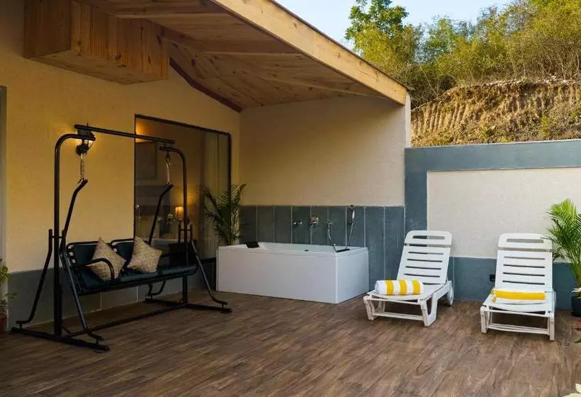 هتل Anandam   Jacuzzi & Private Pool Villas In Udaipur