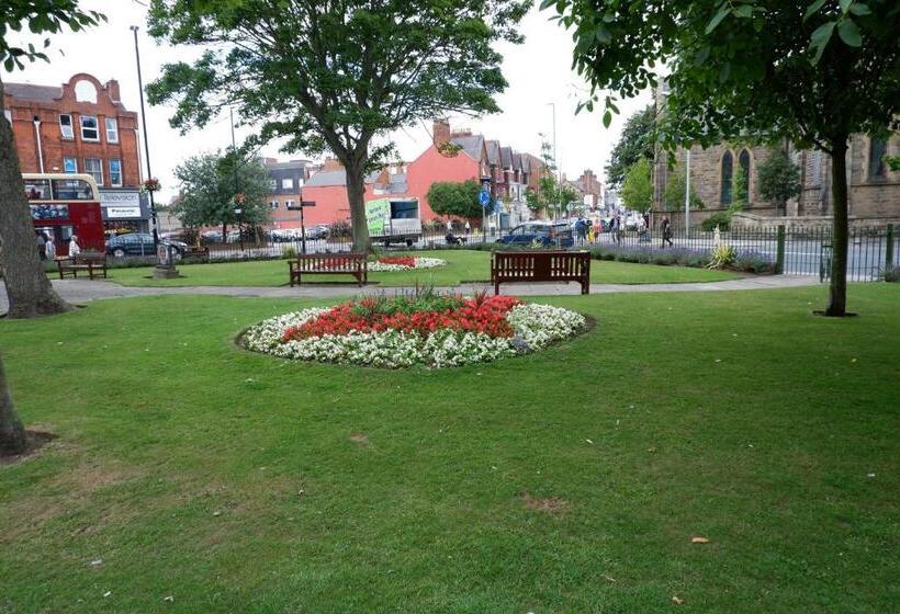 פנסיון The Chimes