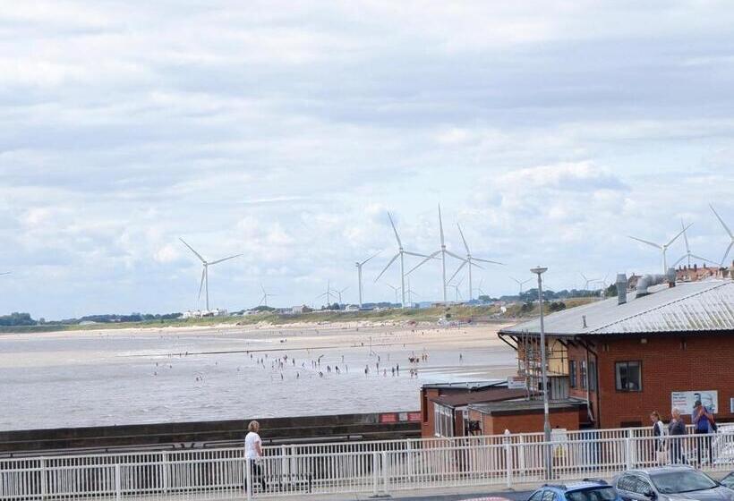 פנסיון The Chimes