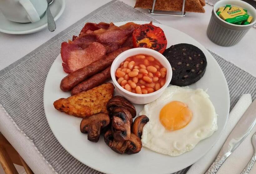 פנסיון The Chimes