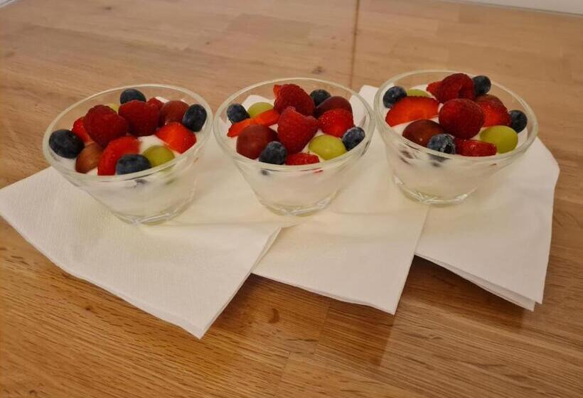 פנסיון The Chimes