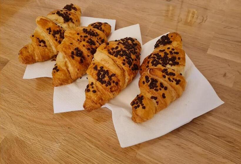 פנסיון The Chimes