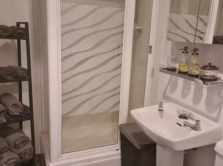 Robert The Bruce Apartment