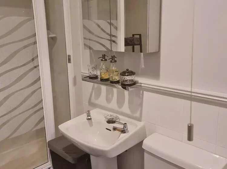 Robert The Bruce Apartment