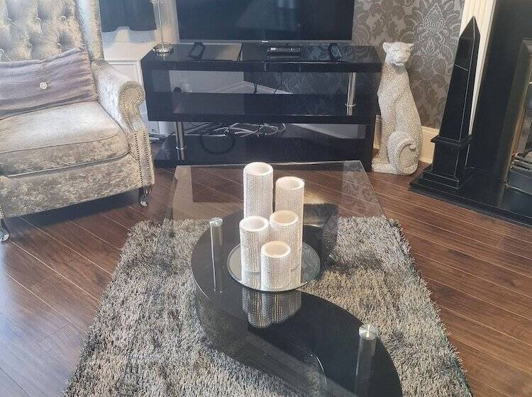 Robert The Bruce Apartment