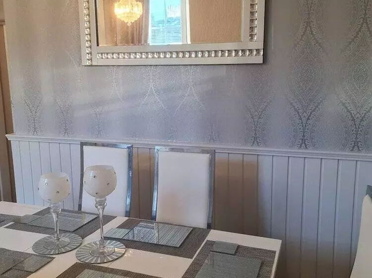 Robert The Bruce Apartment