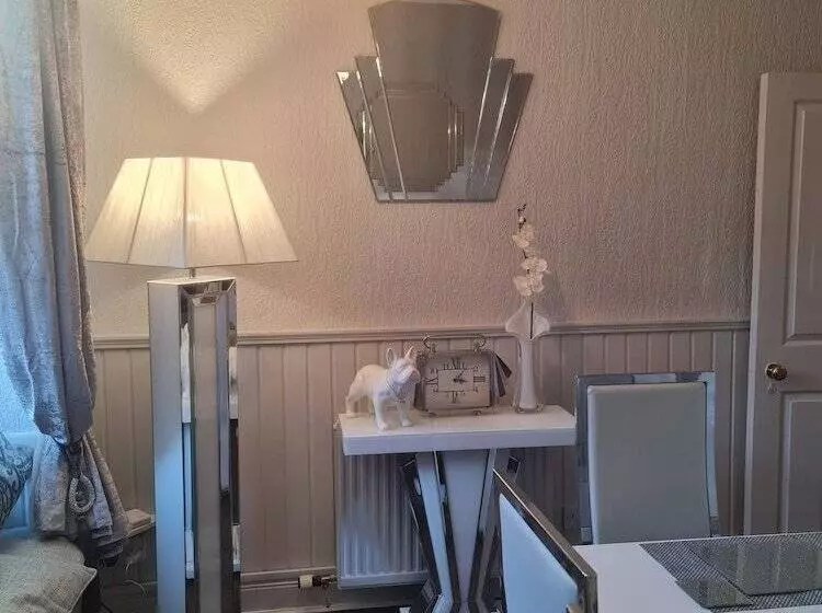 Robert The Bruce Apartment