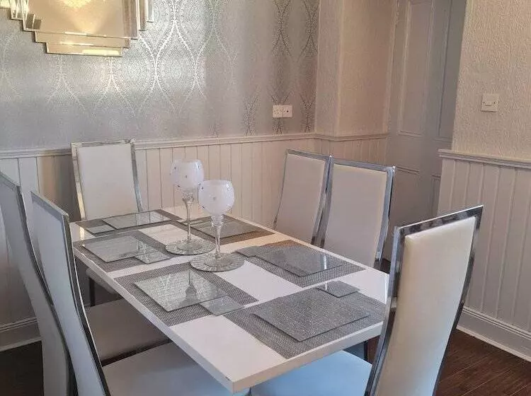 Robert The Bruce Apartment