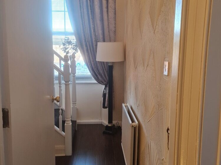 Robert The Bruce Apartment