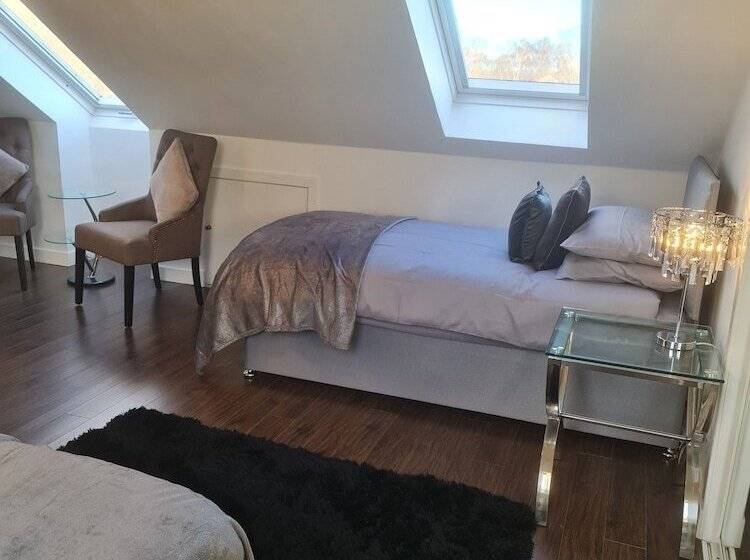 Robert The Bruce Apartment