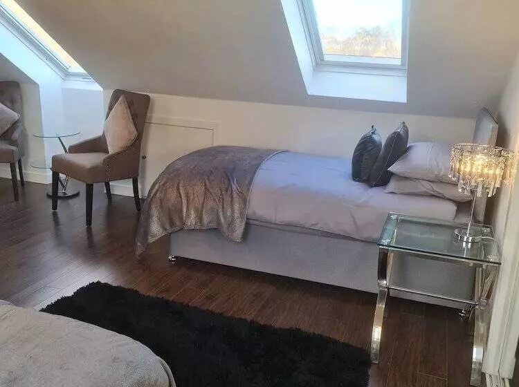 Robert The Bruce Apartment