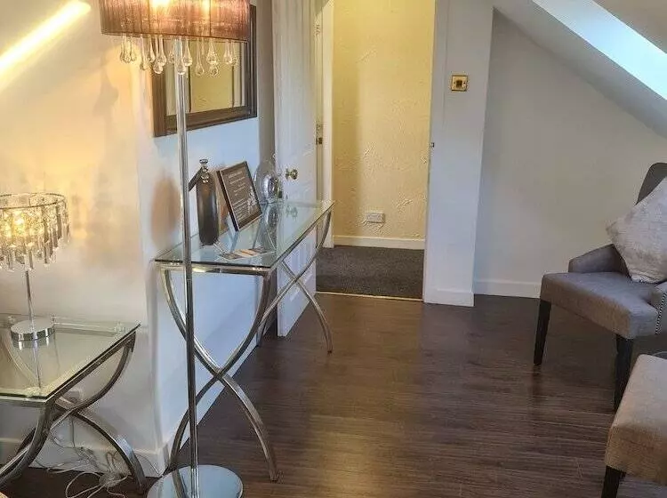 Robert The Bruce Apartment