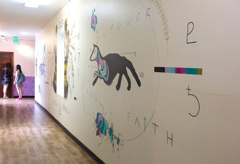 Samesun Hollywood Hotel & Hostel