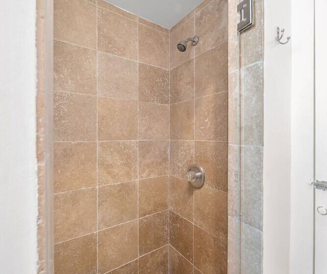 Samesun Hollywood Hotel & Hostel