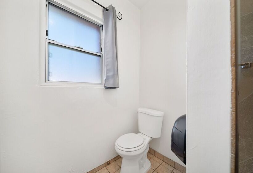 Samesun Hollywood Hotel & Hostel