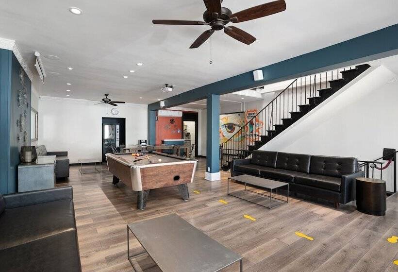 Samesun Hollywood Hotel & Hostel