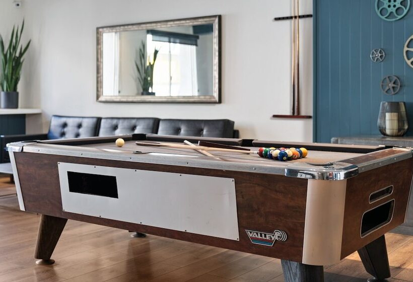 Samesun Hollywood Hotel & Hostel