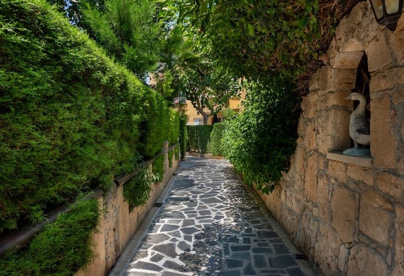 Apollonia Hotel Apartments