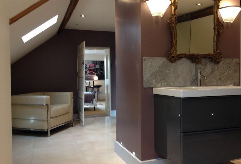 Bed and Breakfast Saul Farm