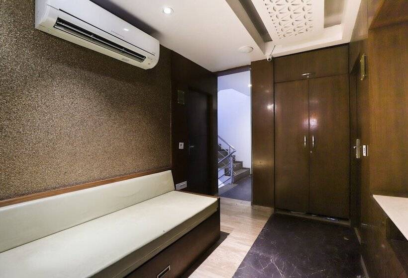 Super Collection O Airport Road Formerly Hotel Kyra