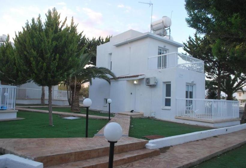 Flisvos Beach Apartments