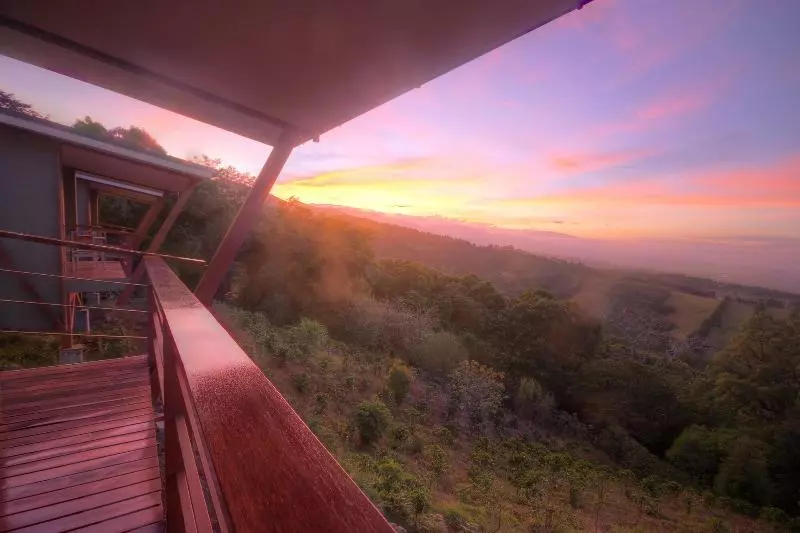 簡易ホテル Chayote Lodge