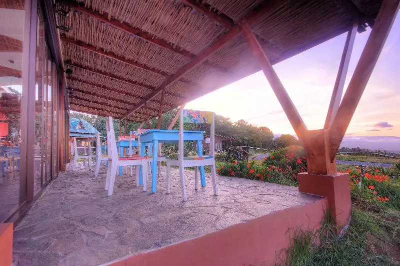 簡易ホテル Chayote Lodge